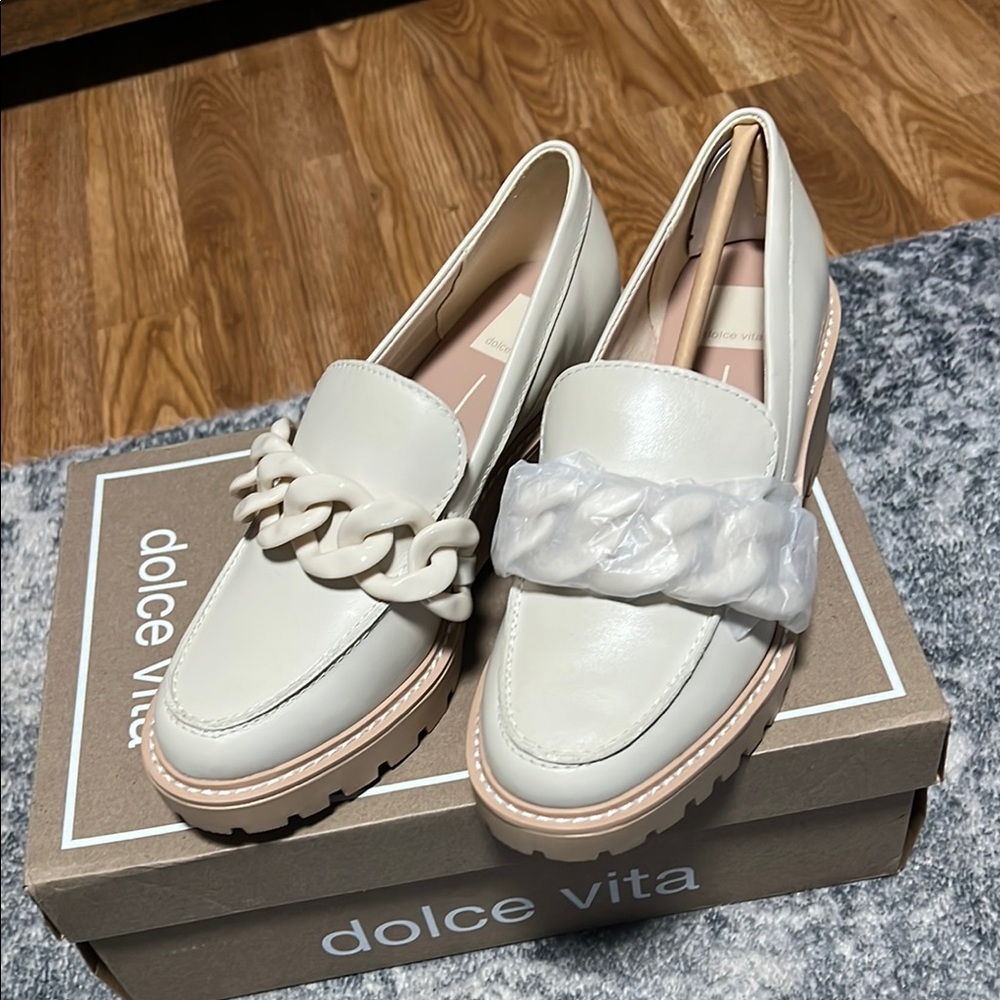 Dolce Vita Women's Cream Loafers